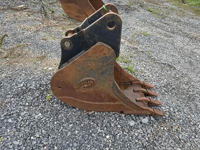 Geith 18" CASE 580SN Bucket