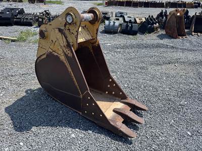 John Deere 24" 80 MM Bucket