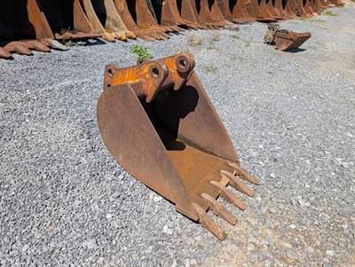 John Deere AT114257 Bucket