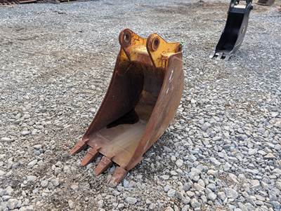 John Deere AT192005 Bucket