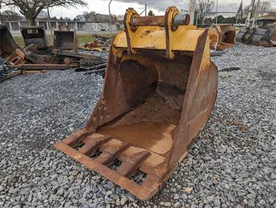 John Deere AT493833 Bucket