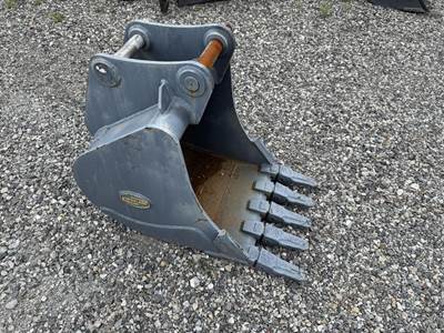Strickland 24'' 50 MM Bucket