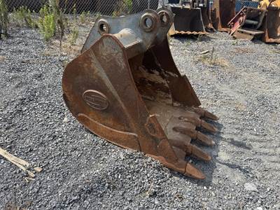 Strickland 36'' 60 MM Bucket