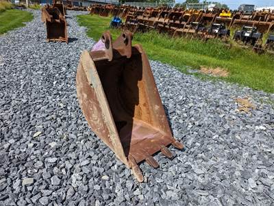 24" Digging Bucket, 45 mm Pins, 8" Stick Width, 13.5" C-2-C