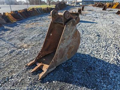 24" Bucket, 80 mm Pins, 12" Stick Width, 17.5" C-2-C