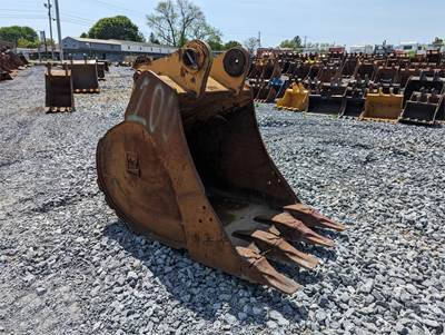 42" Excavator Bucket, 100 mm Pins, 16" Stick Width, 21" C-2-C