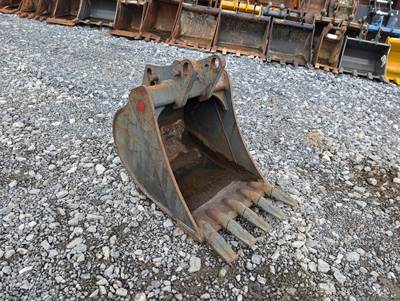 24" Komatsu WB140 Bucket, 50-45 mm Pins, 6.25" Stick Width, 11.5" C-2-C