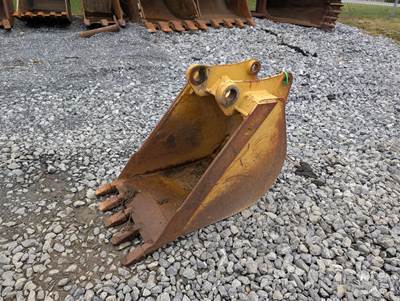 24" Backhoe Bucket; 50-45 mm Pins, 10-8" Stick Width