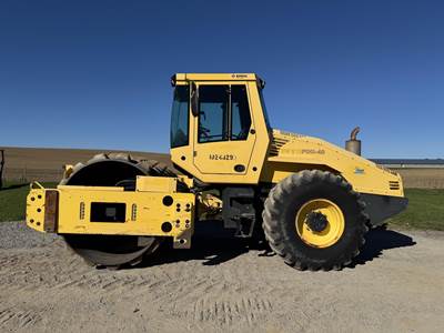 BOMAG BW213PDH-40 Padfoot Roller Compactor