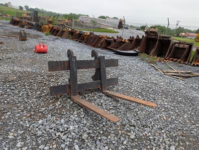 Caterpillar Pallet Fork