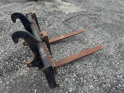 Caterpillar CAT IT Rotating Pallet Forks