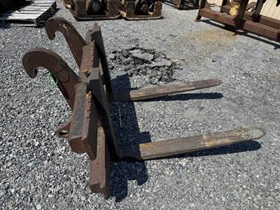 Caterpillar CAT IT Rotating Pallet Forks