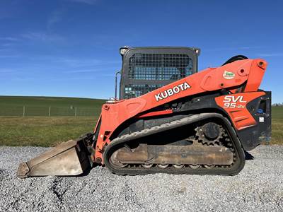 Kubota SVL95-2S Compact Track Loader