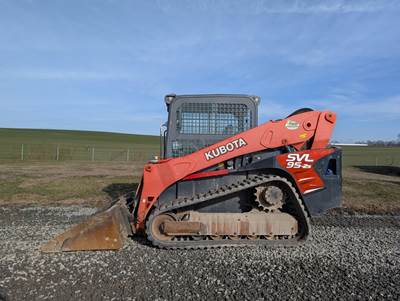 Kubota SVL95-2S Compact Track Loader
