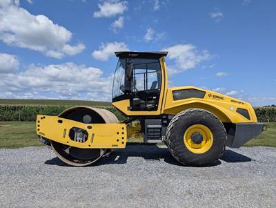 BOMAG BW211D-5 Smooth Drum Roller Compactor