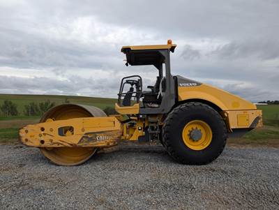 Volvo SD115B Smooth Drum Roller Compactor