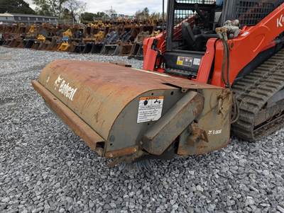 Bobcat SWEEPER 72 Sweeper Attachment