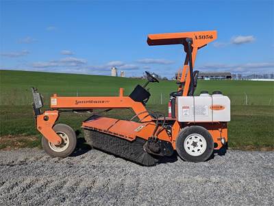 Lay-Mor SM300 Sweeper