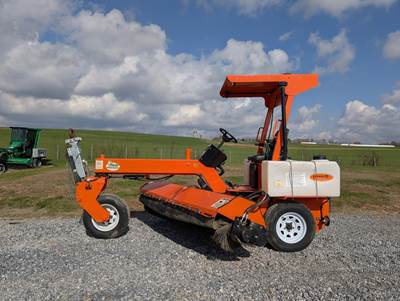 Lay-Mor SM300 Sweeper