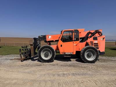 SkyTrak 10054 Telehandler - 10000lb Capacity, 53ft Reach