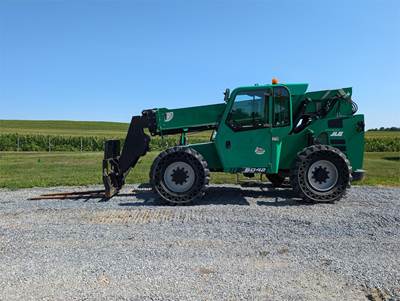 SkyTrak 6042 Telehandler