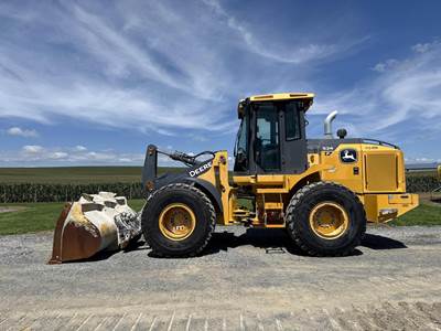 John Deere 524 P-TIER Wheel Loader