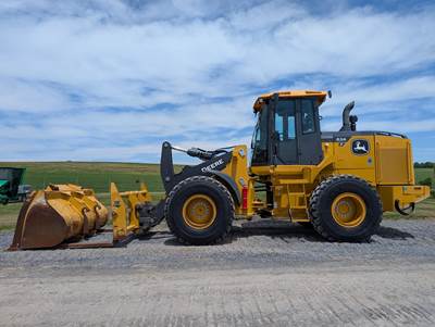 John Deere 624 P-Tier Wheel Loader