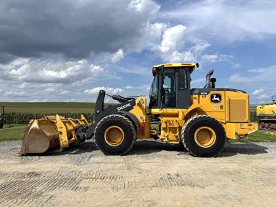 John Deere 624 P-Tier Wheel Loader