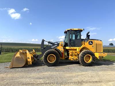 John Deere 624 P-Tier Wheel Loader