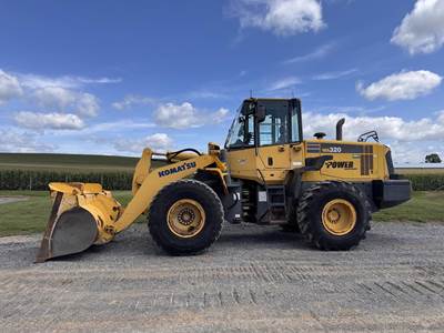Komatsu WA320-6 Wheel Loader