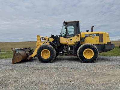 Komatsu WA320-7 Wheel Loader
