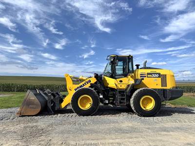 Komatsu WA320-8 Wheel Loader