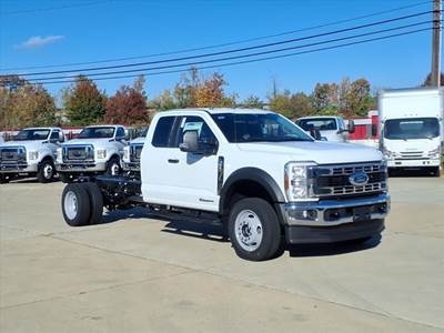 Ford F-550 Single Axle Cab & Chassis Truck - Automatic