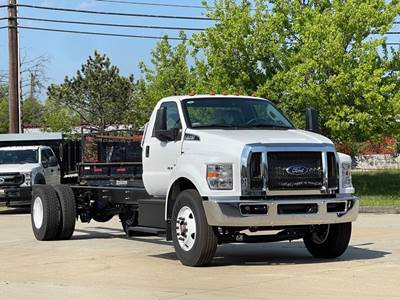 Ford F-750 Single Axle Cab & Chassis Truck - 300HP, Automatic