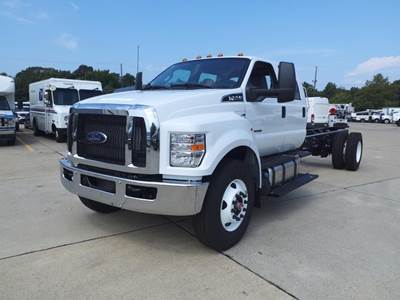Ford F-750 Single Axle Cab & Chassis Truck - 300HP, Automatic