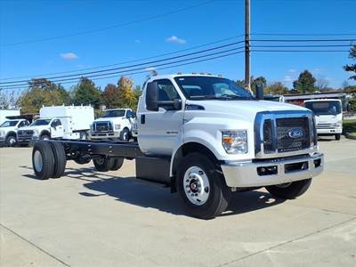 Ford F-750 Single Axle Cab & Chassis Truck - 300HP, Automatic