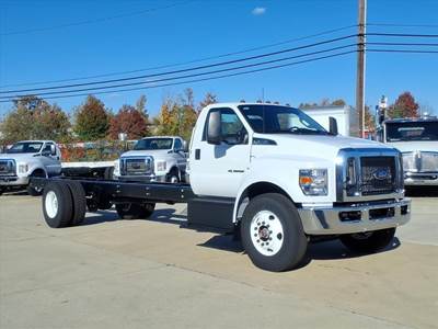 Ford F-750 Single Axle Cab & Chassis Truck - 300HP