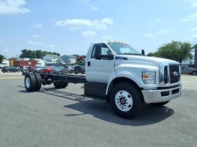 Ford F-750 Single Axle Cab & Chassis Truck - 300HP, Automatic