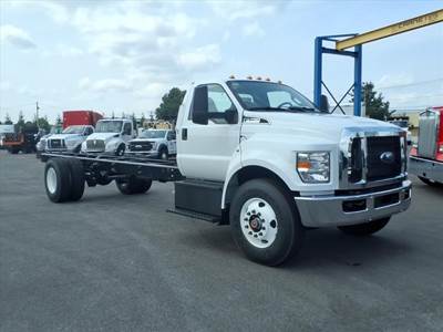 Ford F-750 Single Axle Cab & Chassis Truck - 300HP, Automatic
