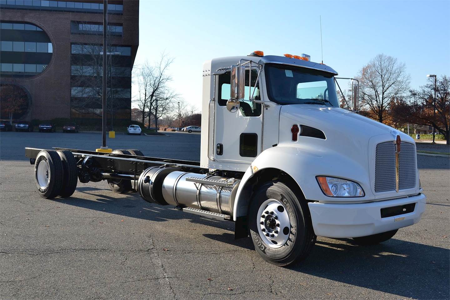 2021 Kenworth T270 Single Axle Cab & Chassis Truck Paccar, 260HP, 5