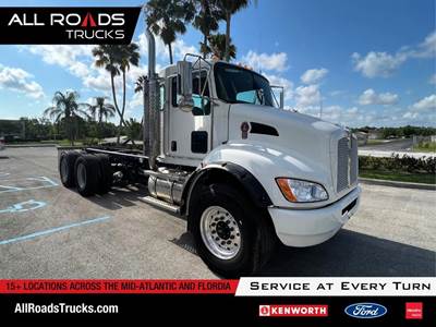 Kenworth T370 Tandem Axle Cab & Chassis Truck - Cummins, 315HP, 8Ll Manual
