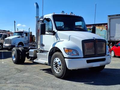 Kenworth T380 Single Axle Cab & Chassis Truck - Paccar, 360HP, 6 Speed Allison Rds Automatic