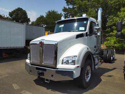 Kenworth T880 Tandem Axle Cab & Chassis Truck - Cummins, 525HP, 6 Speed Allison Rds Automatic