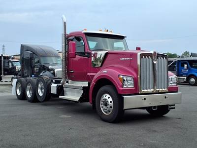 Kenworth W990 Tri Axle Cab & Chassis Truck - Cummins, 500HP, 6 Speed Allison Rds Automatic