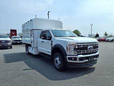 Ford F-550 Chipper Truck - Automatic