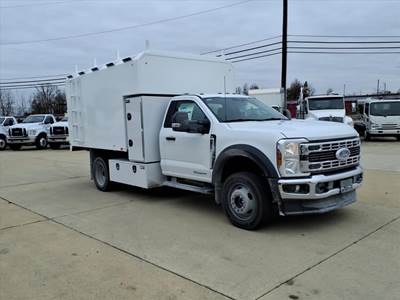 Ford F-550 Chipper Truck - Automatic