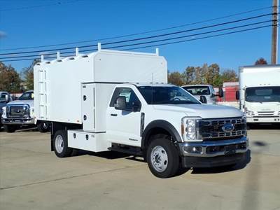 Ford F-550 Chipper Truck - Automatic