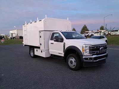 Ford F-550 Chipper Truck - Automatic