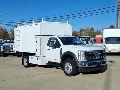Ford F-550 XL Chipper Truck - Automatic