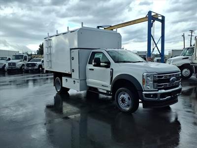 Ford F-550 XL Chipper Truck - Automatic